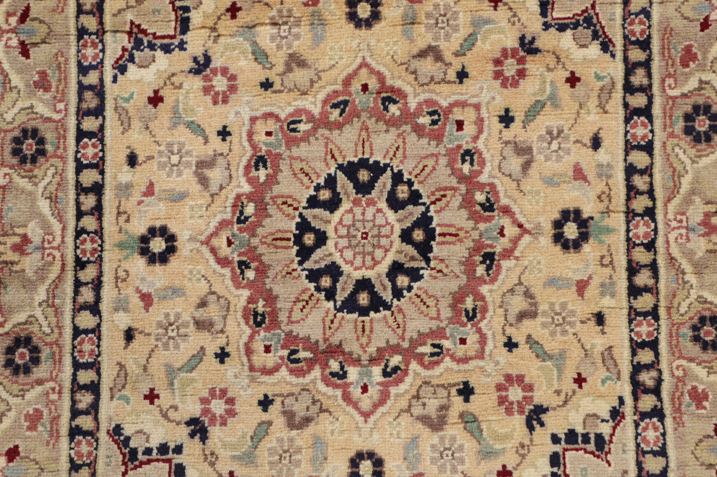 TRADITIONAL-D40557