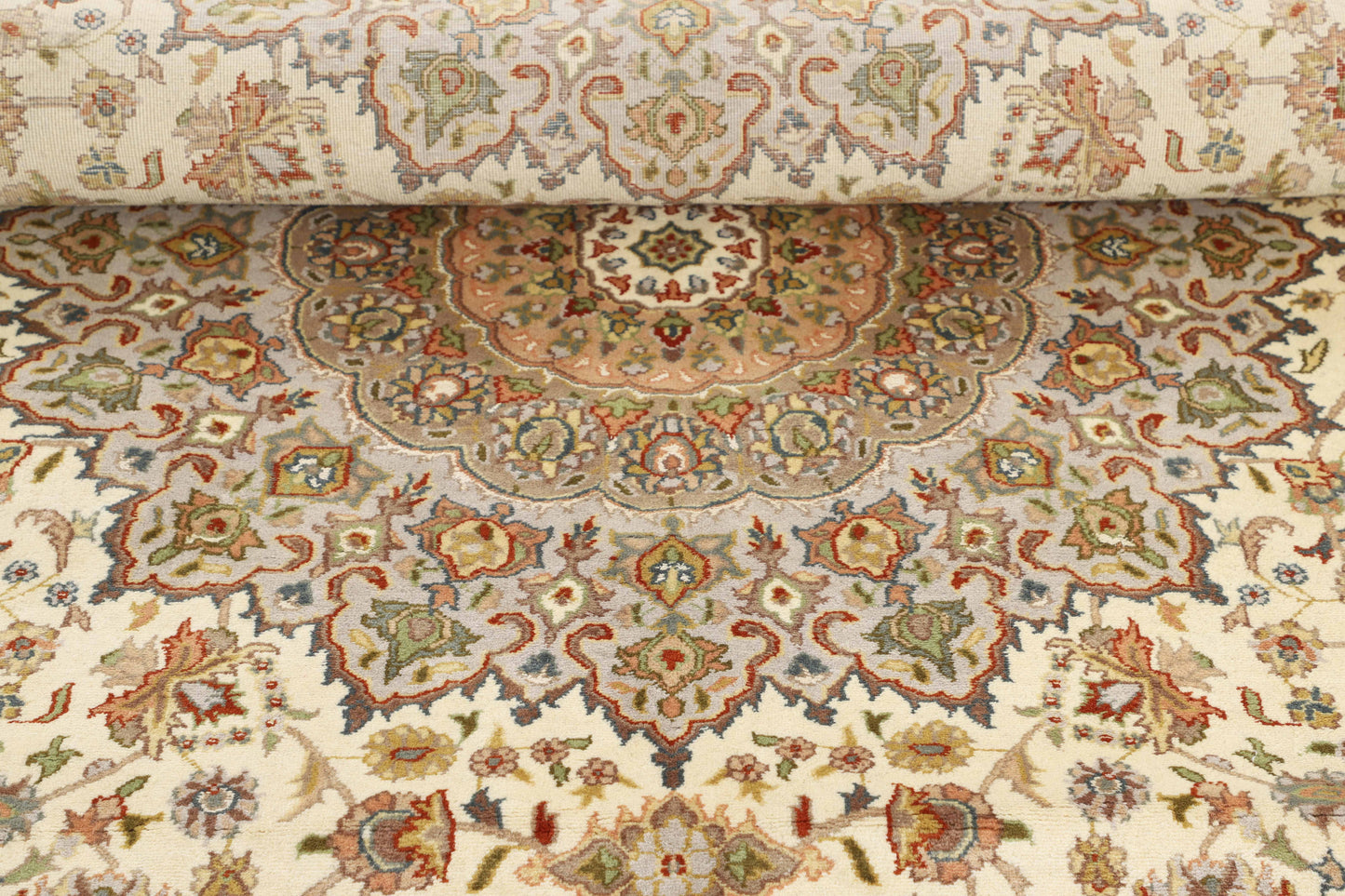 TRADITIONAL-D49281