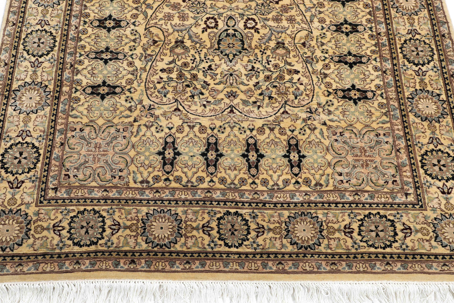 TRADITIONAL-D42798